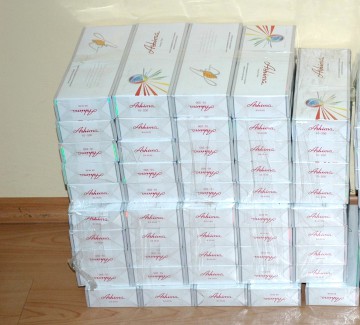Ţigarete ascunse în torpedoul unu autocar, descoperite de poliţişti
